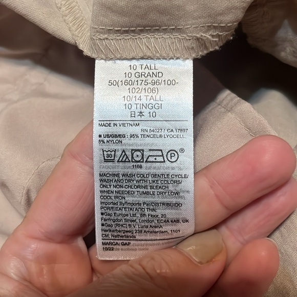 Gap dressy tencel pleated pants in size 10 tall - Picture 2 of 6